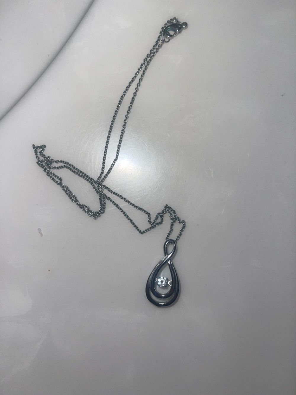 Sterling Silver Teardrop Pendant Necklace in Silver